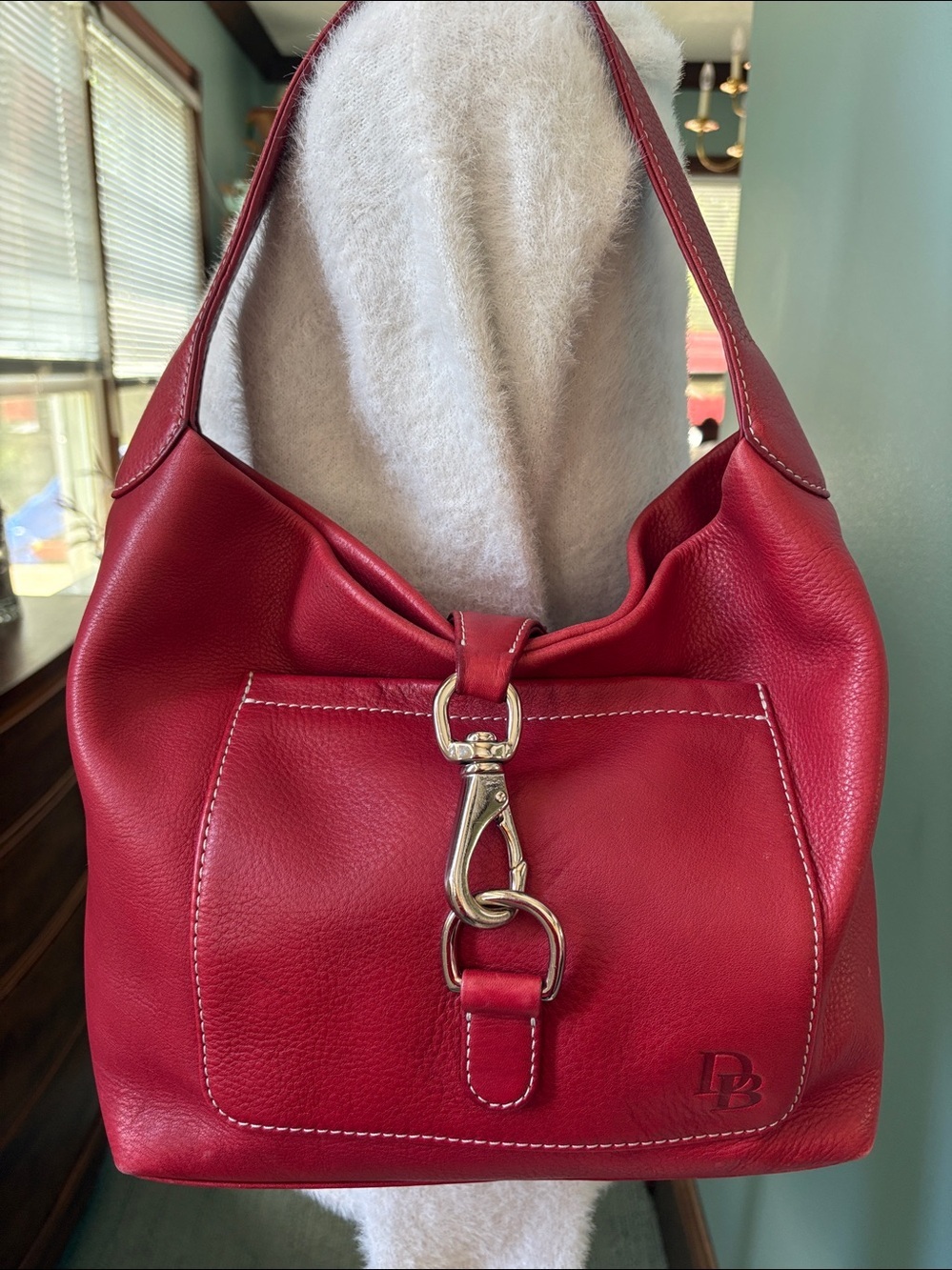 Dooney& Bourke shoulder bag large front clip/pocket genuine pebble leather Red